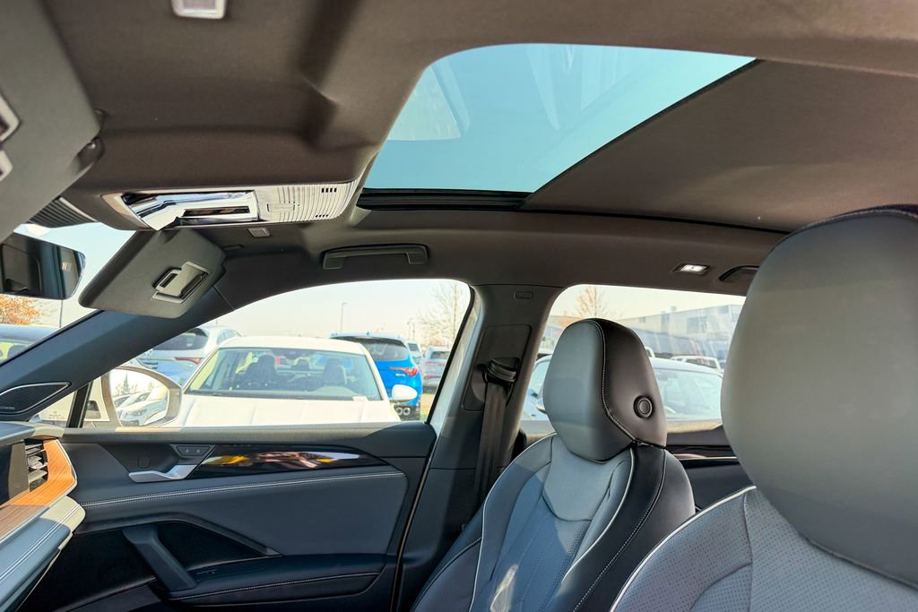 New 2026 Volkswagen Tiguan SEL R-Line image 23