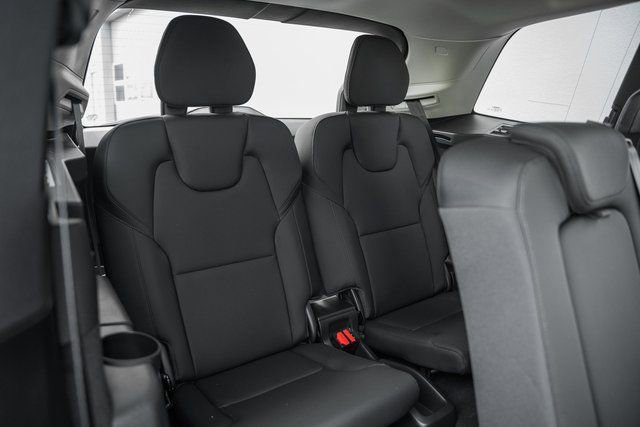 Certified 2025 Volvo XC90 T8 Core w/ Climate Package image 33