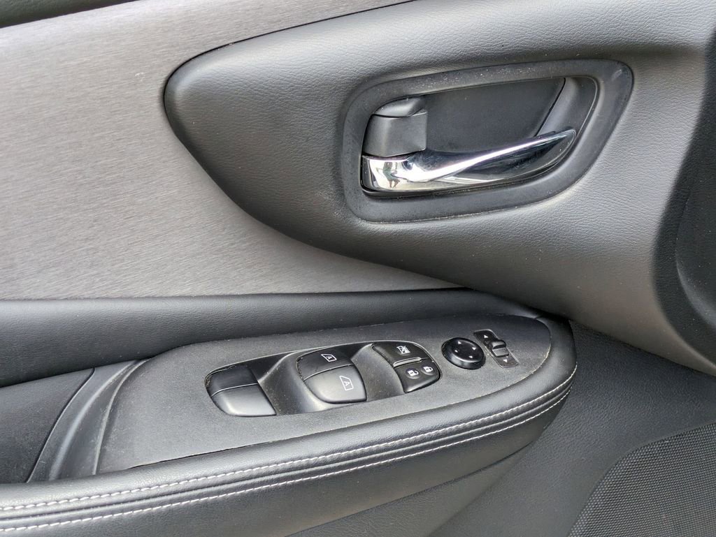 Used 2023 Nissan Murano SV FWD image 13