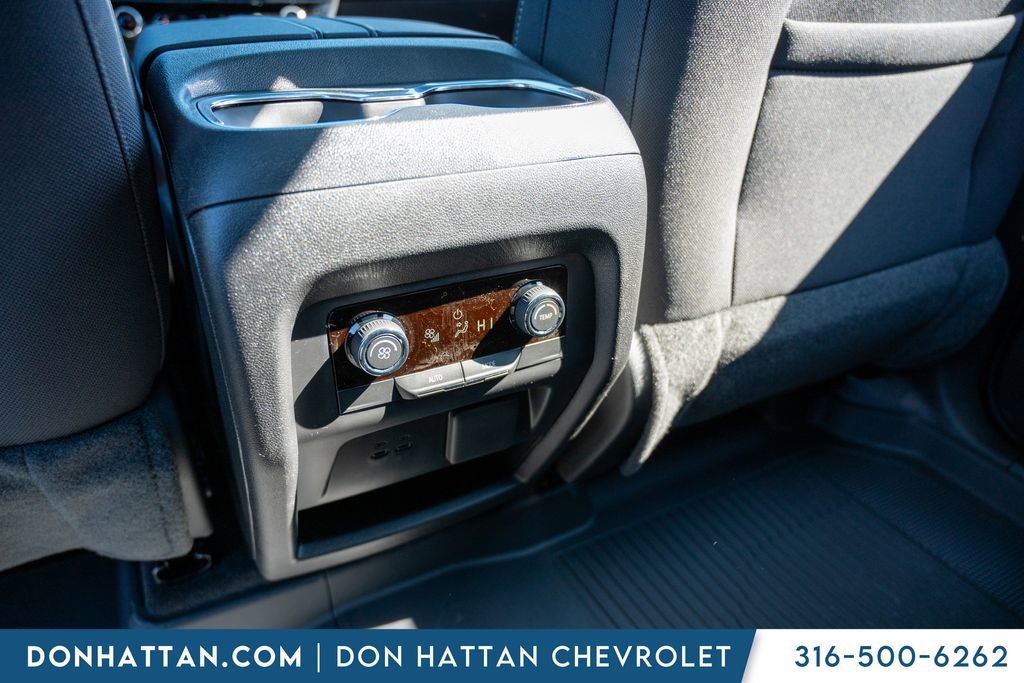 New 2026 Chevrolet Traverse LT w/ Sun and Wheel Package image 24
