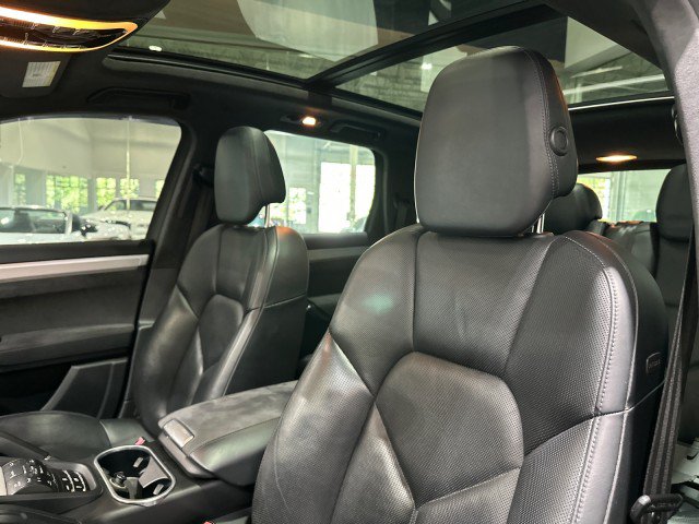 Used 2014 Porsche Cayenne GTS AWD/4WD image 39