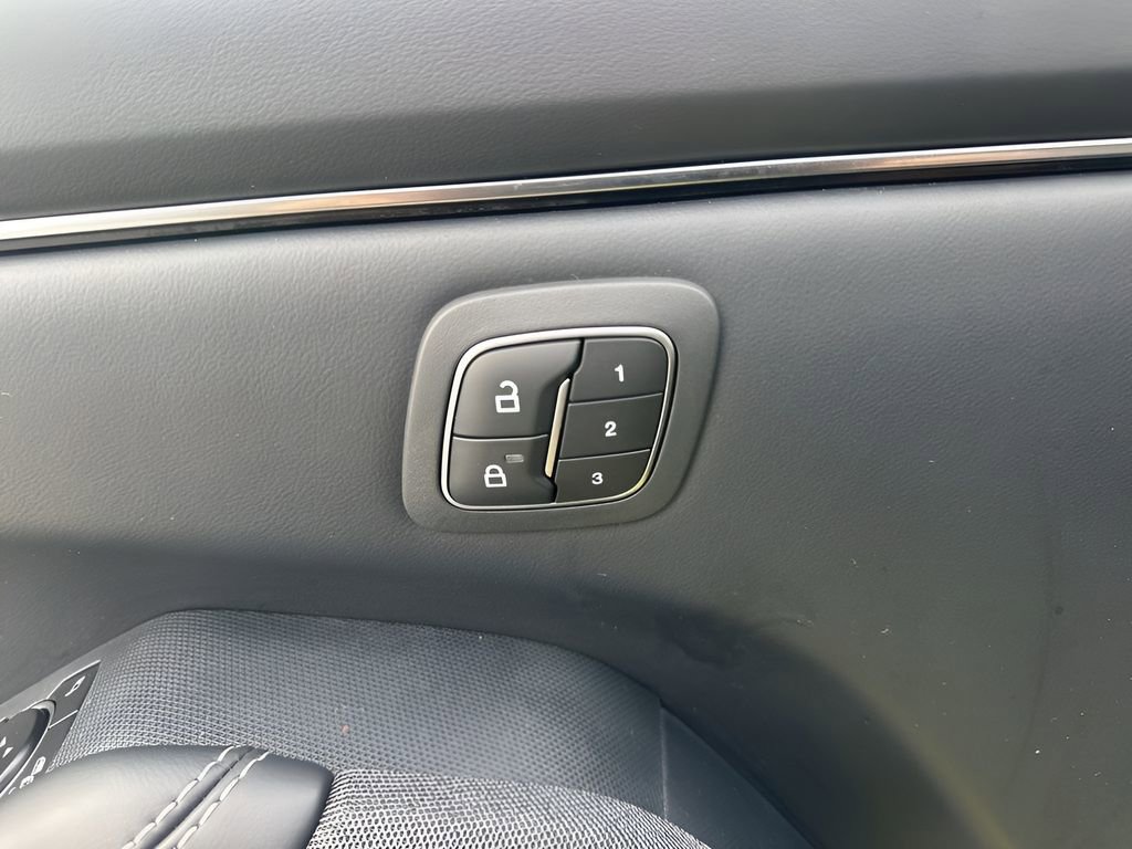 Used 2025 Ford Mustang Mach-E Premium image 11