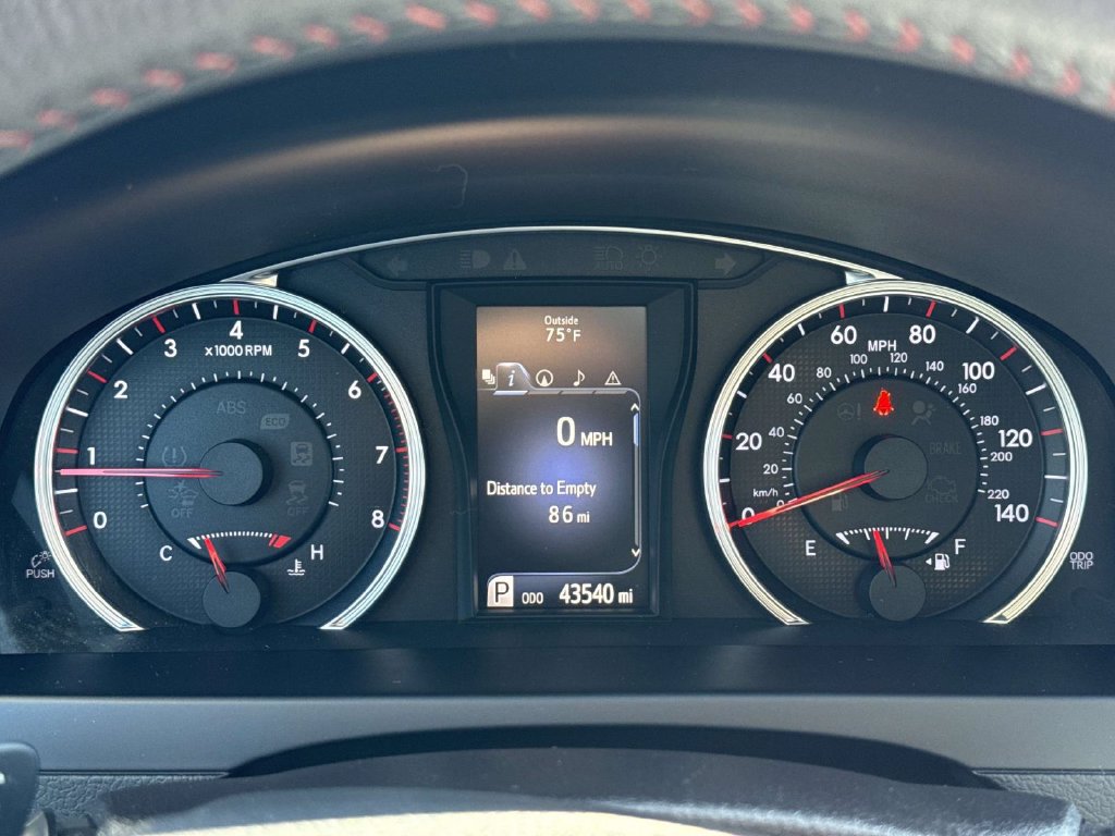 Used 2017 Toyota Camry XSE FWD image 8
