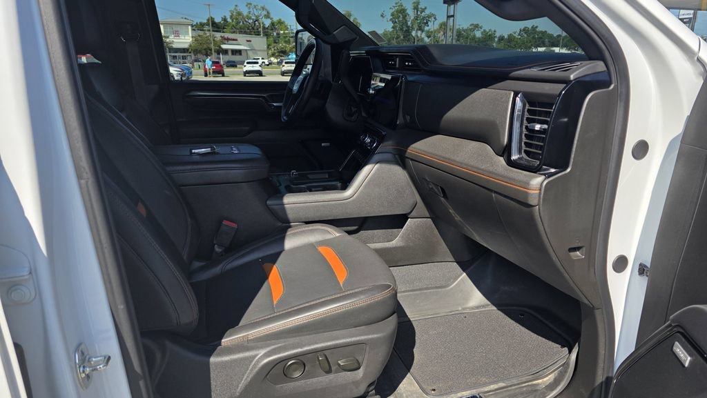 Used 2025 GMC Sierra 2500 AT4 AWD/4WD image 6