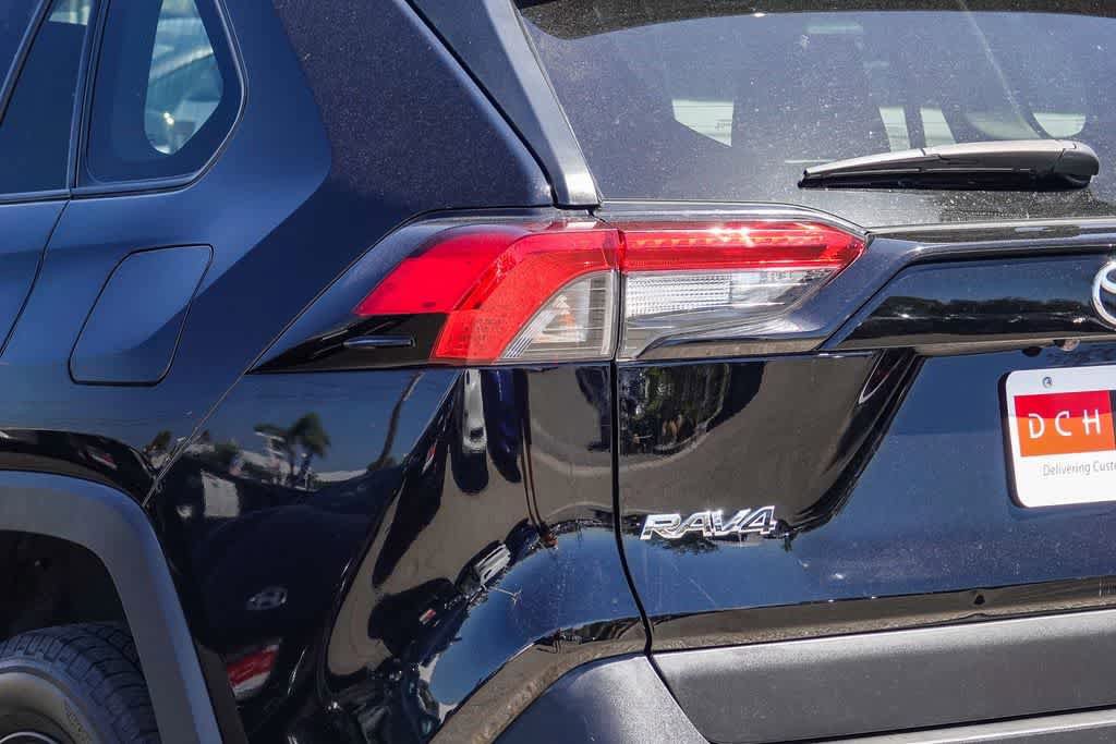 Used 2020 Toyota RAV4 LE w/ Carpet Mat Package FWD image 7