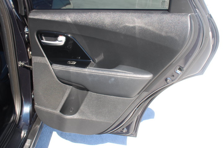 Used 2022 Kia Niro EX FWD image 16