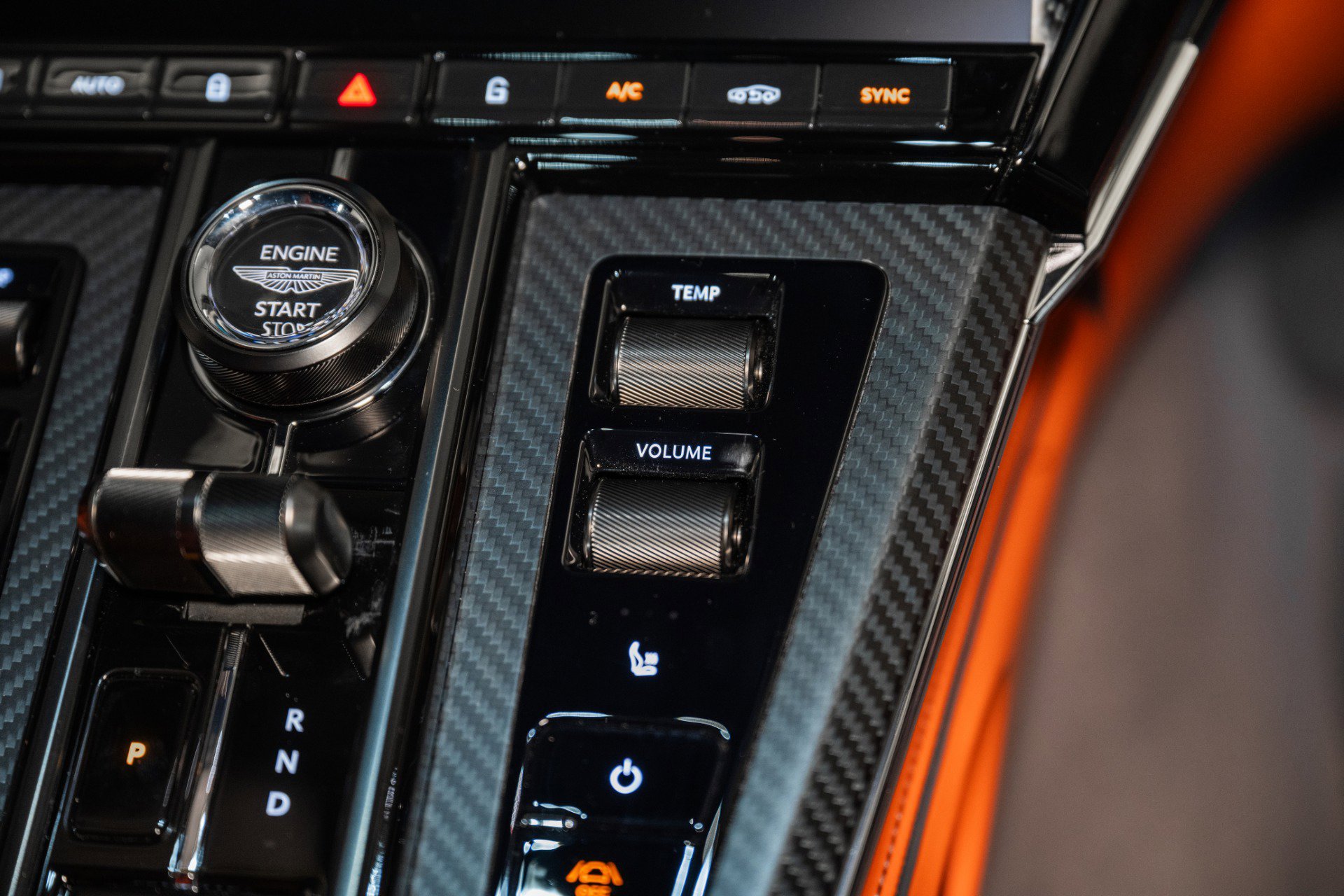 Used 2025 Aston Martin V8 Vantage Coupe image 28