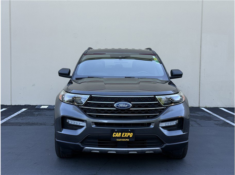 Used 2020 Ford Explorer XLT w/ Equipment Group 202A AWD/4WD image 2