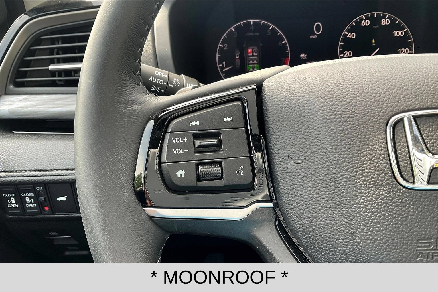 Used 2026 Honda Odyssey Elite image 11