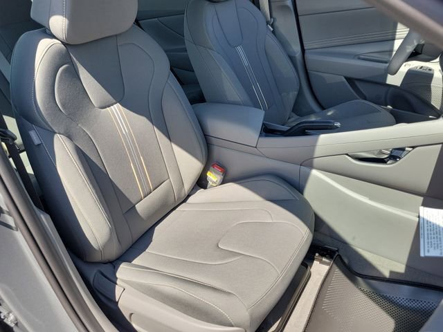 New 2026 Hyundai Elantra Sport FWD image 17