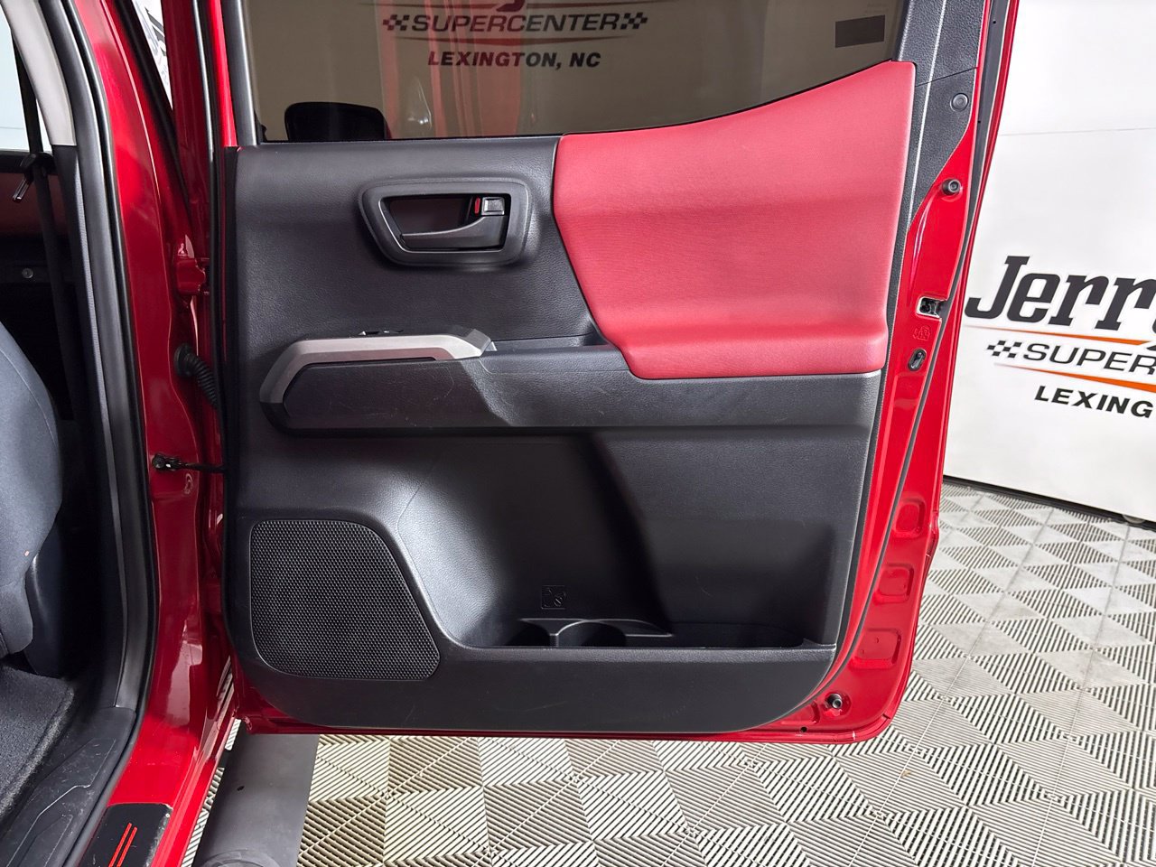 Used 2021 Toyota Tacoma SR5 RWD image 26