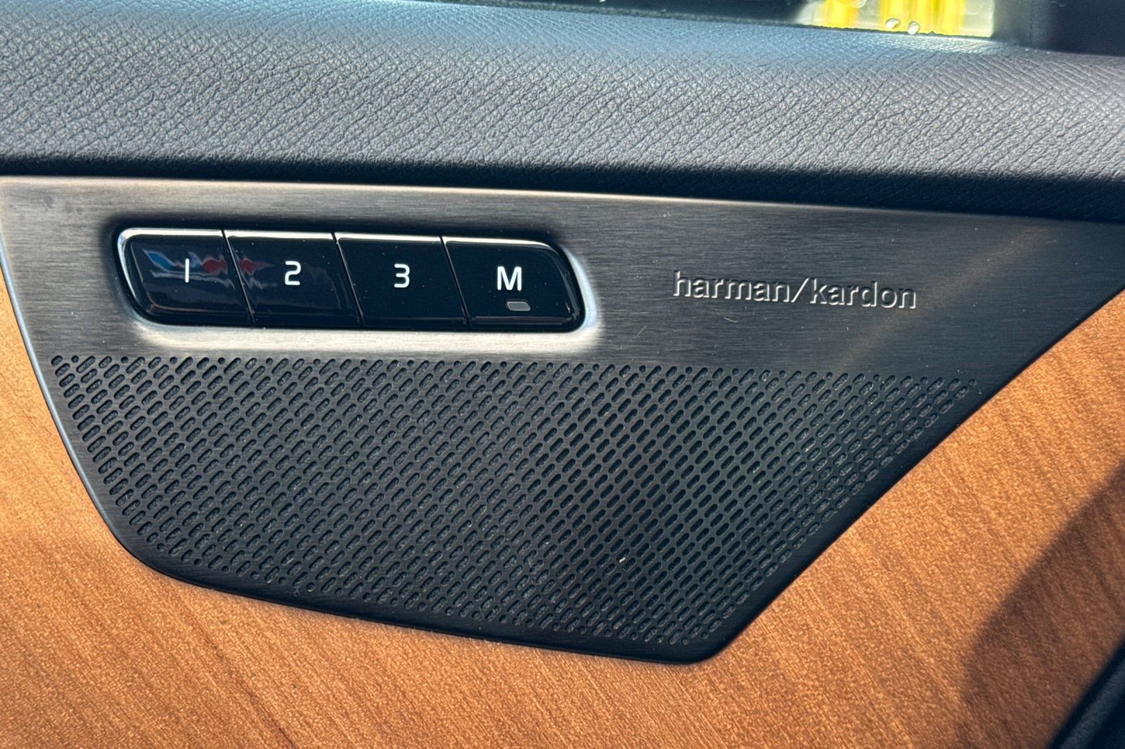 Used 2024 Volvo XC90 T8 Plus w/ Protection Package Premier image 20