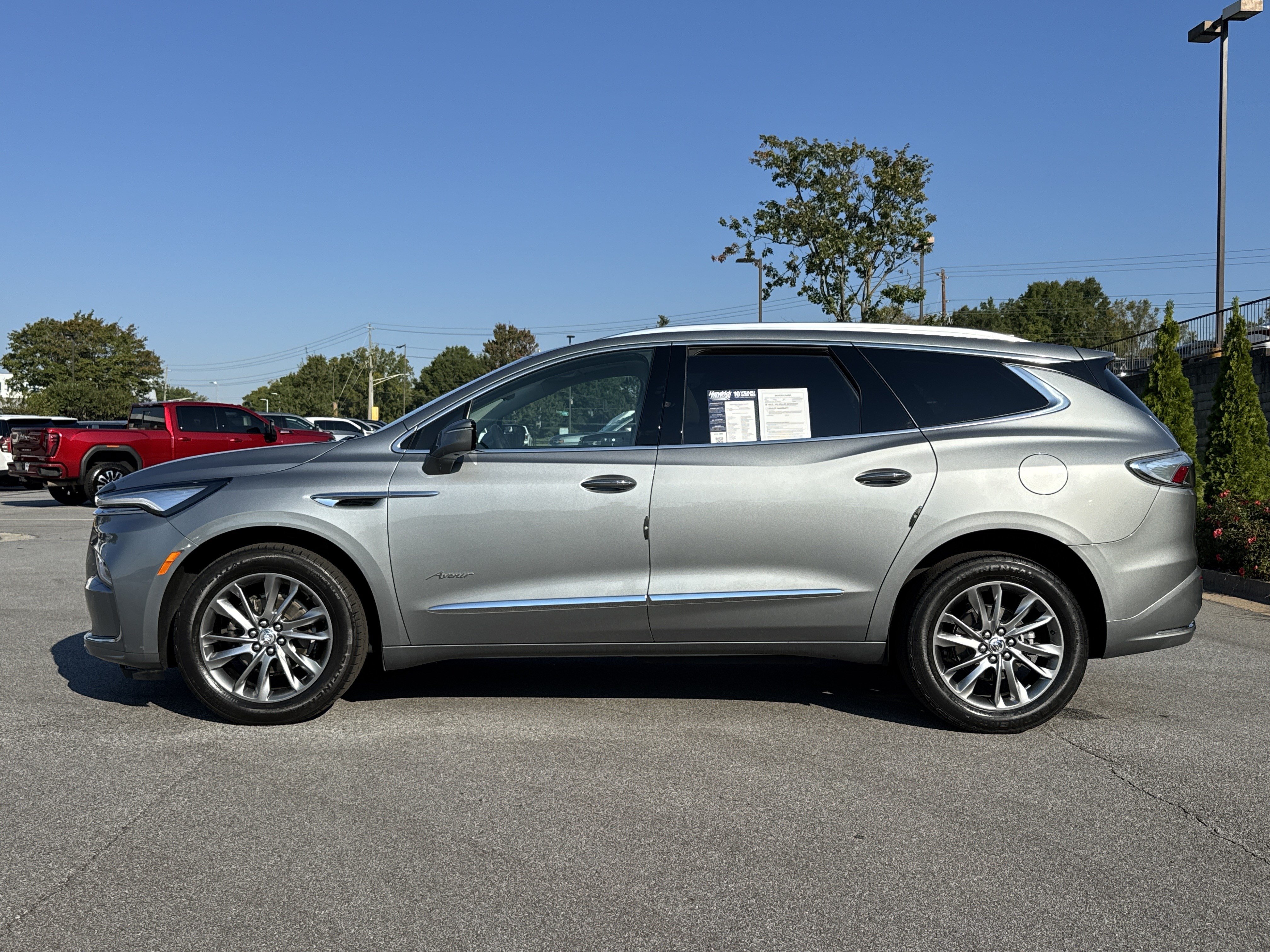 Used 2023 Buick Enclave Avenir w/ Avenir Technology Package FWD image 7