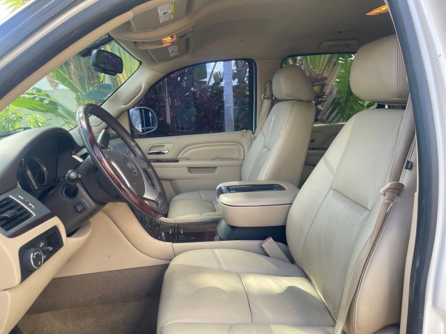 Used 2013 Cadillac Escalade 2WD image 47