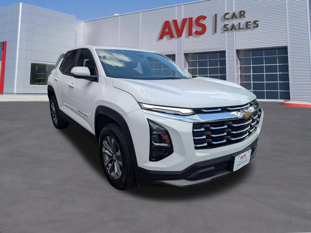 Used 2025 Chevrolet Equinox LT AWD/4WD image 3
