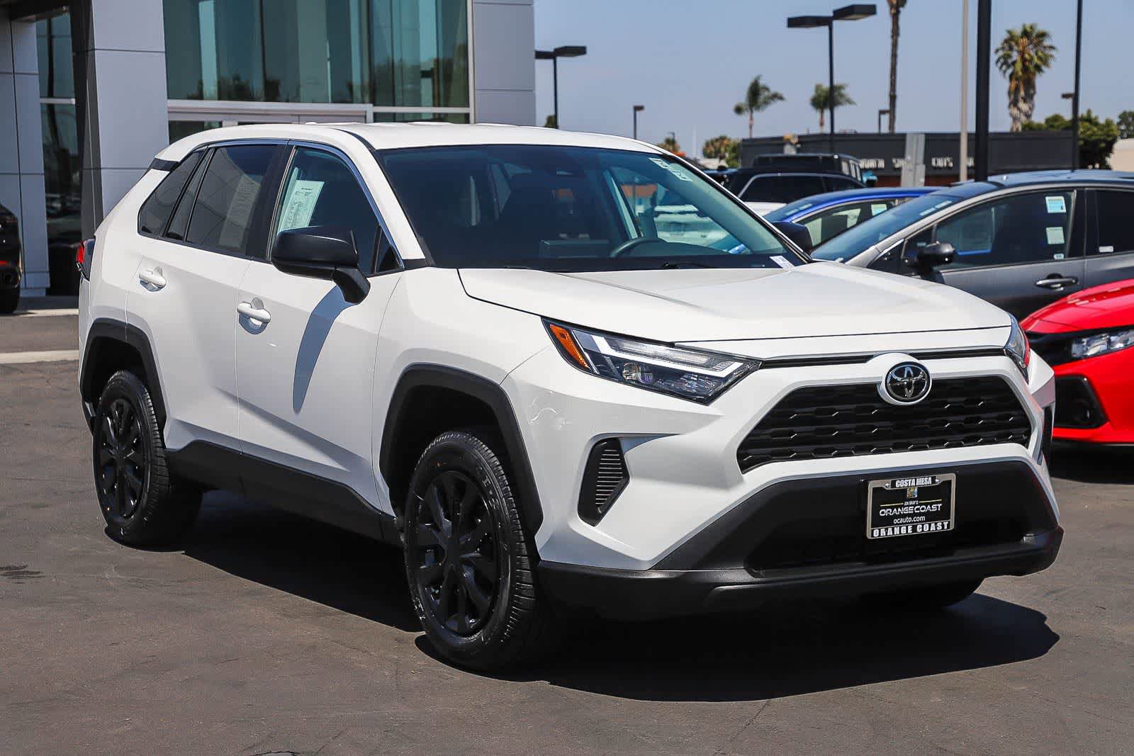 Used 2024 Toyota RAV4 LE AWD/4WD image 3