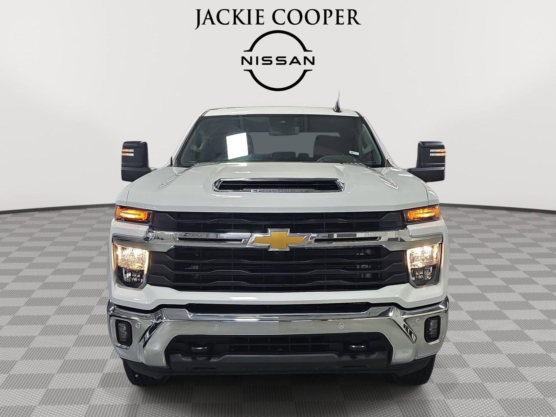 Used 2025 Chevrolet Silverado 3500 LT w/ Safety Package image 2