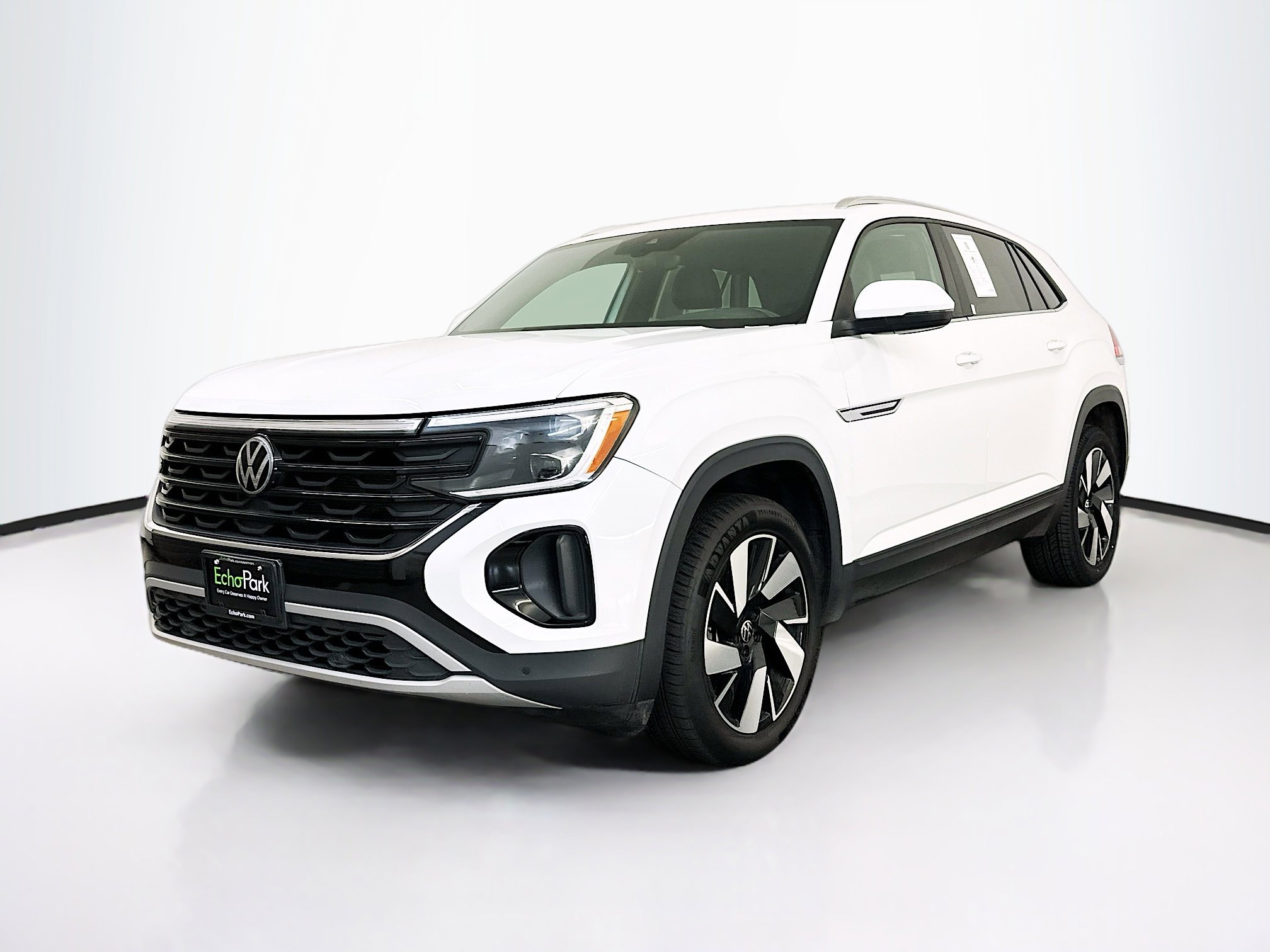 Used 2024 Volkswagen Atlas Cross Sport SE image 3