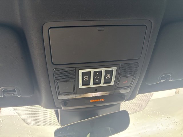 Used 2018 Land Rover Discovery HSE Luxury image 4