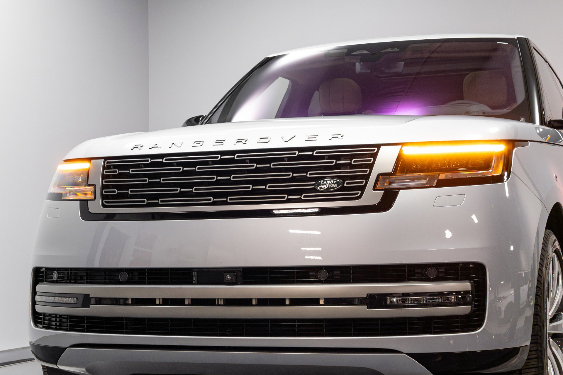 Used 2023 Land Rover Range Rover Autobiography image 76