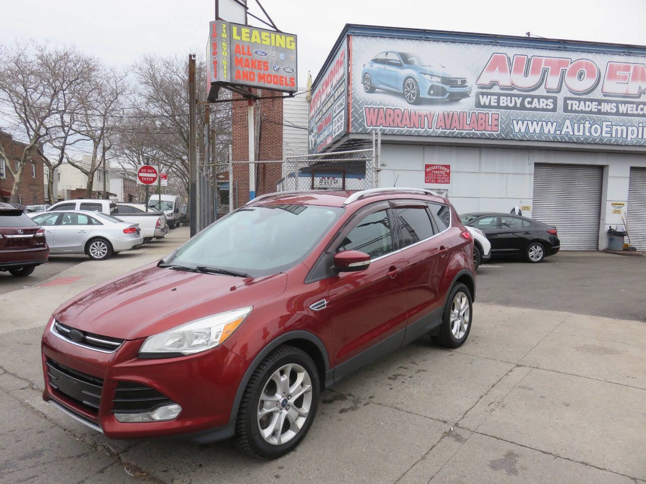 Used 2016 Ford Escape Titanium image 2