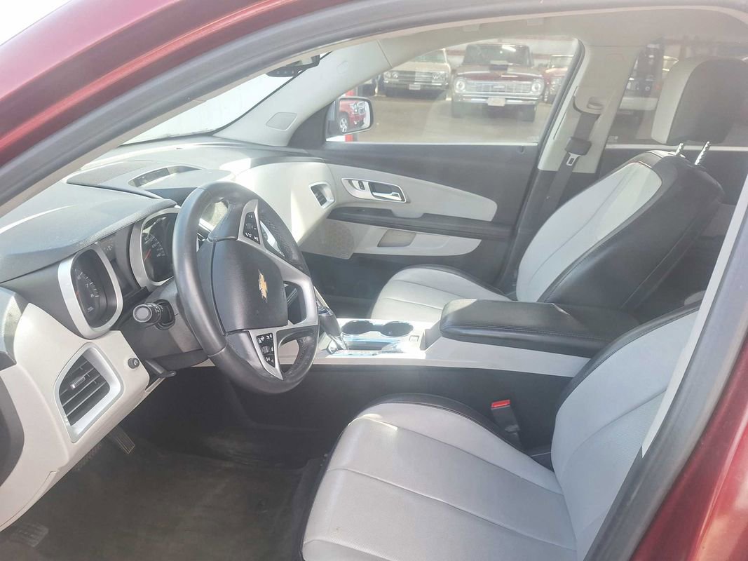 Used 2017 Chevrolet Equinox Premier w/ Enhanced Convenience Package AWD/4WD image 14
