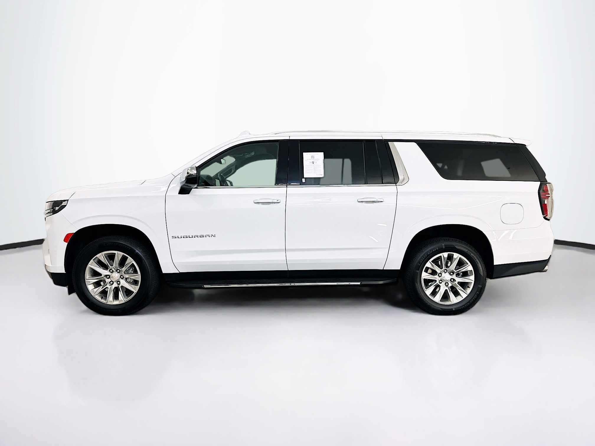 Used 2024 Chevrolet Suburban Premier image 4