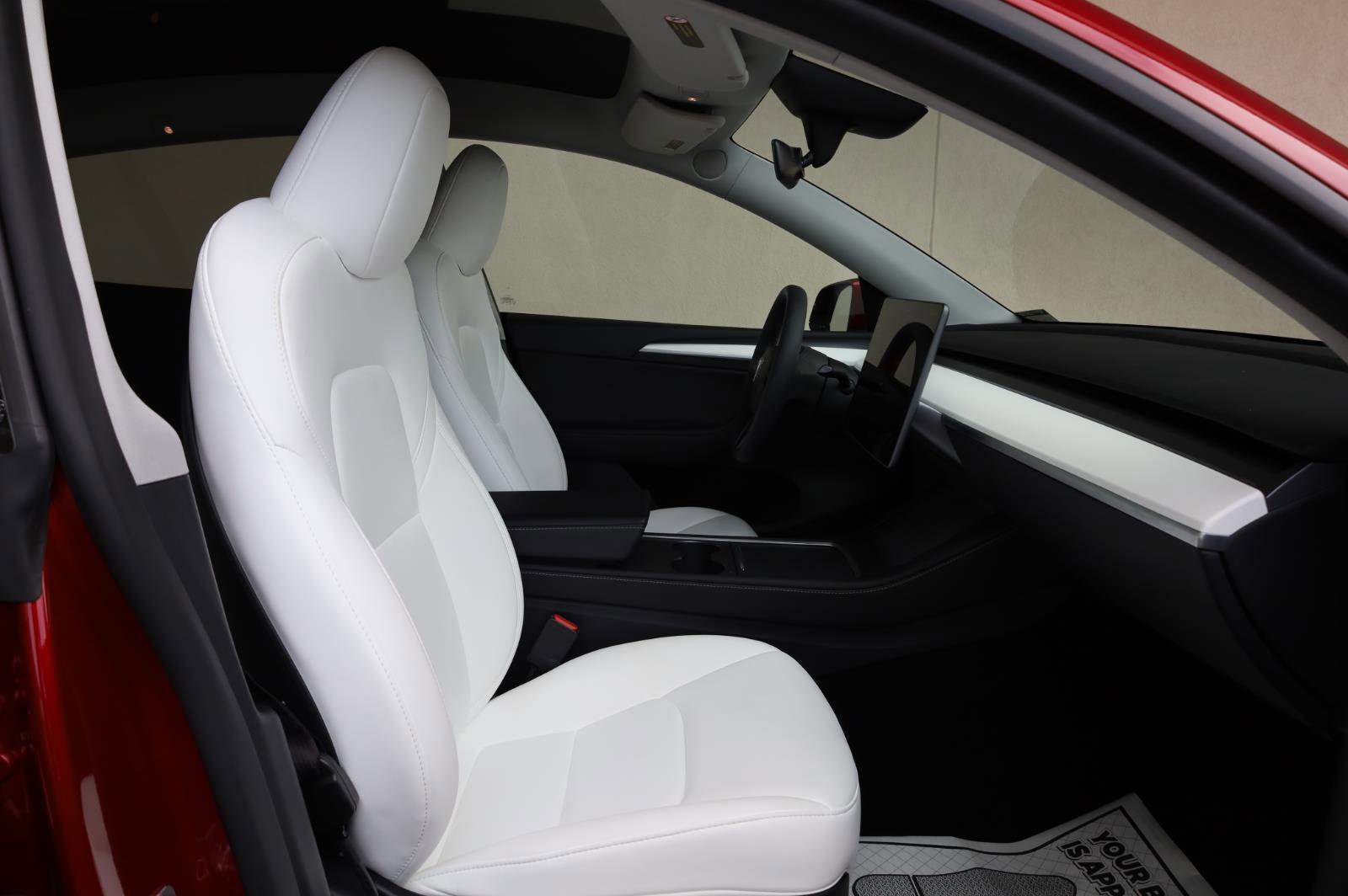 Used 2024 Tesla Model Y Long Range RWD image 26