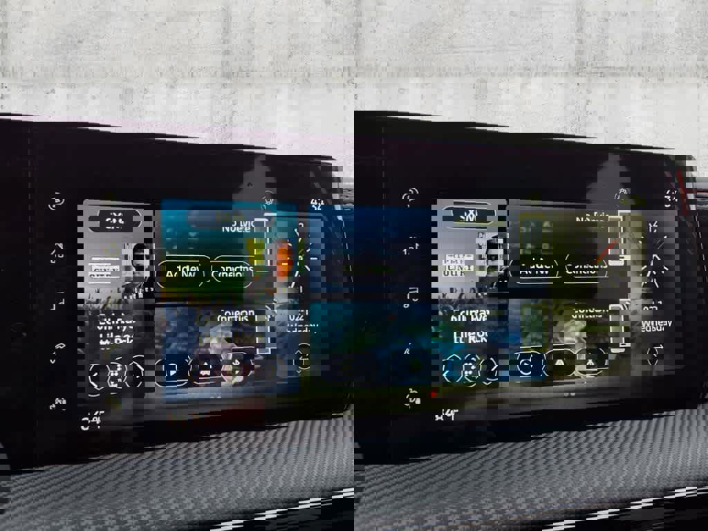 New 2025 Nissan Kicks SR image 17