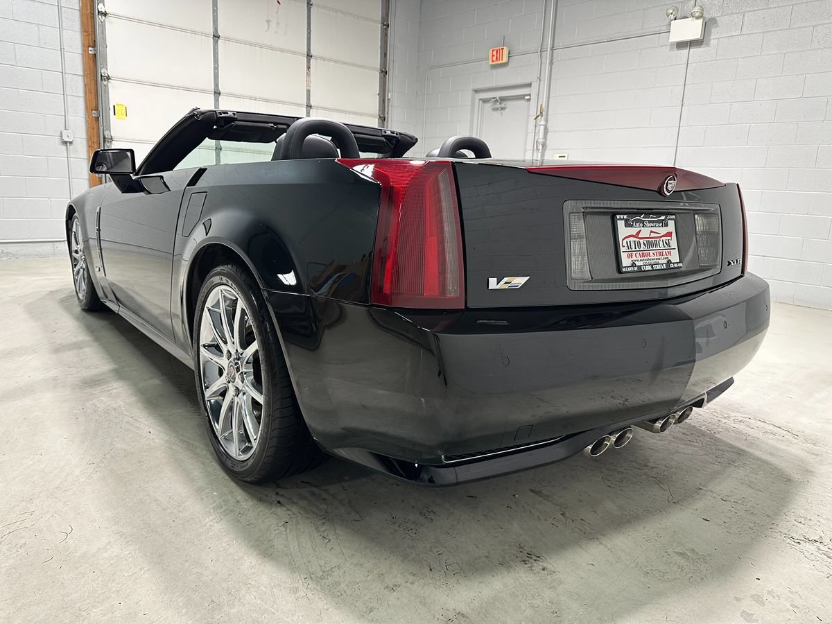 Used 2009 Cadillac XLR V RWD image 23