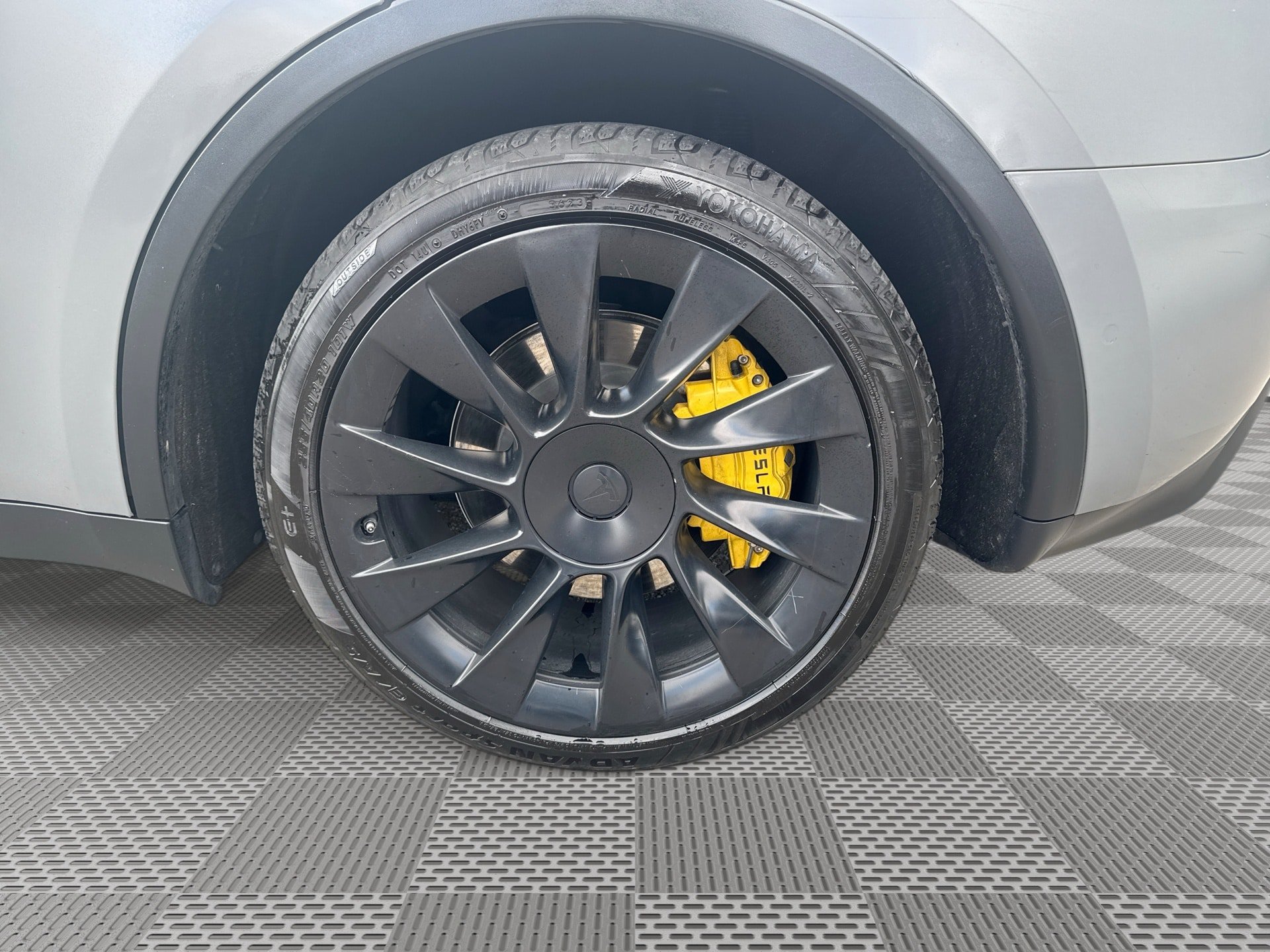 Used 2021 Tesla Model Y Long Range AWD/4WD image 29