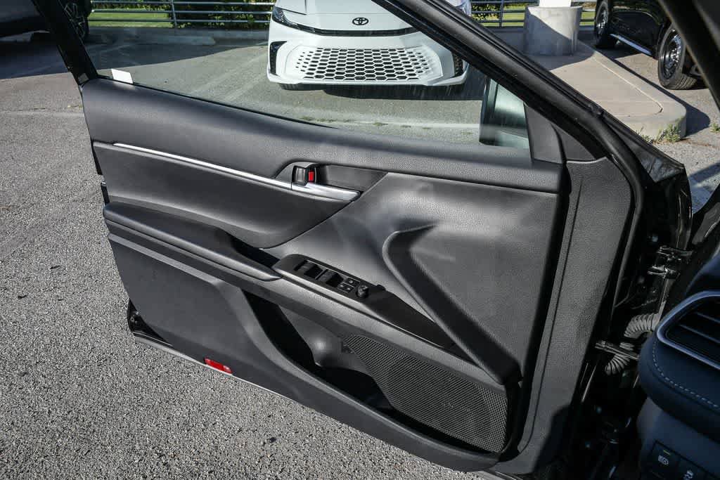 Used 2023 Toyota Camry SE FWD image 25