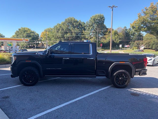 Used 2022 GMC Sierra 3500 Denali w/ Denali Black Diamond Edition AWD/4WD image 2