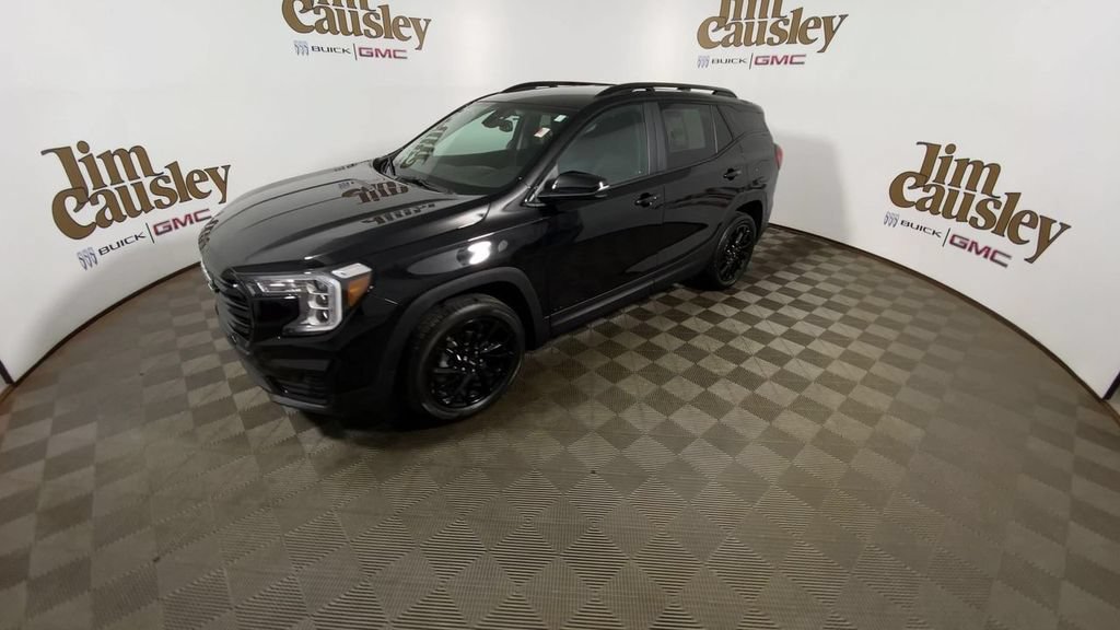 Used 2024 GMC Terrain SLE w/ Driver Convenience Package AWD/4WD image 4