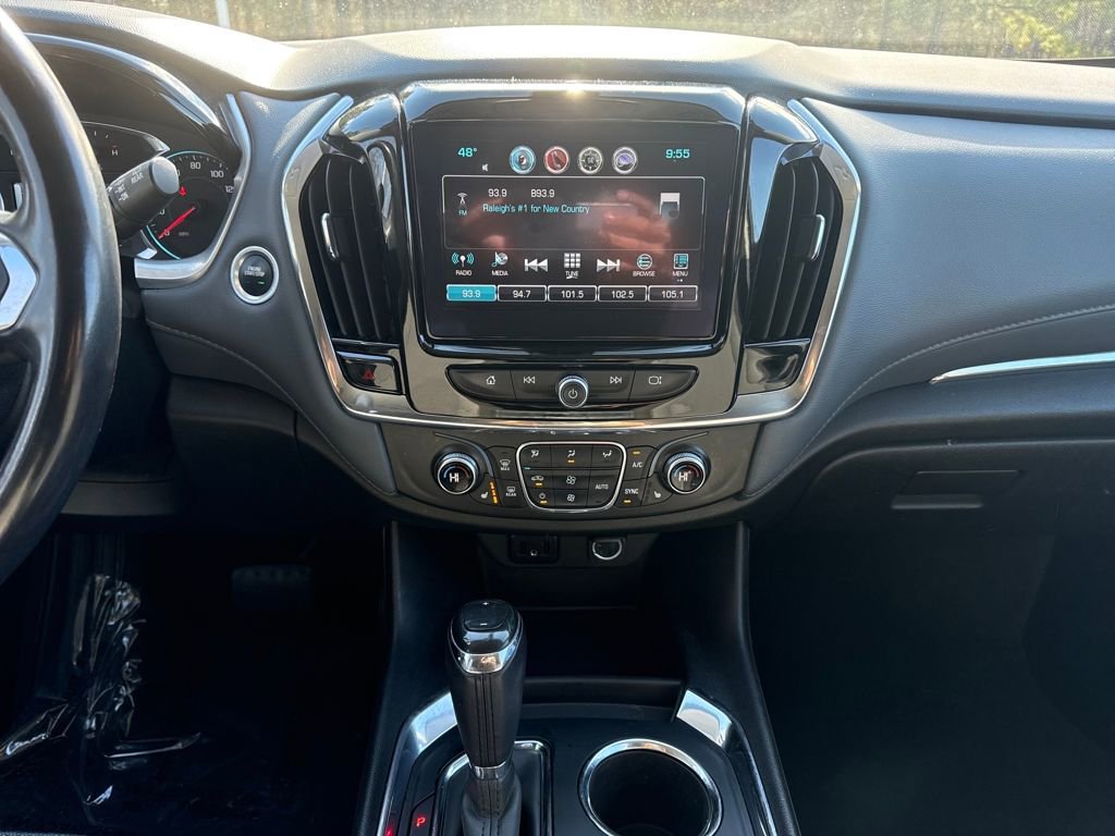 Used 2019 Chevrolet Traverse LT image 17