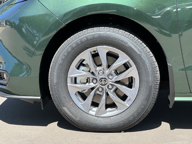 New 2026 Toyota Sienna XLE FWD image 9