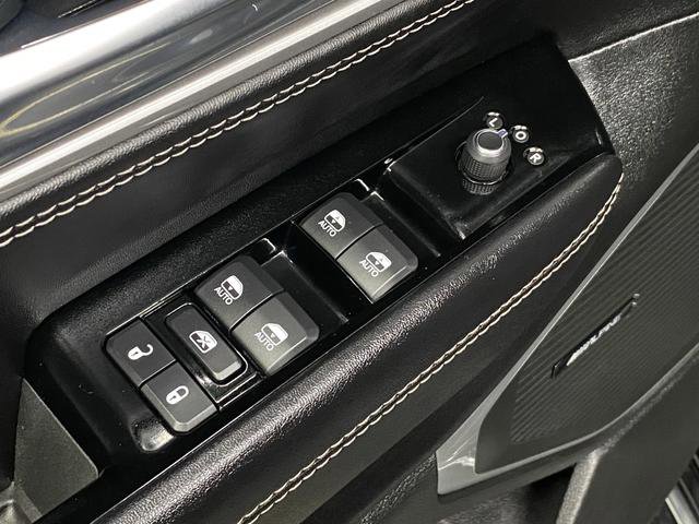 Used 2023 Jeep Wagoneer L Series III w/ Preferred Equipment Group image 33