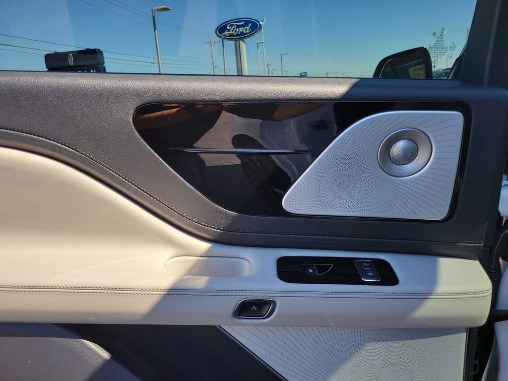 New 2026 Lincoln Aviator Reserve image 15