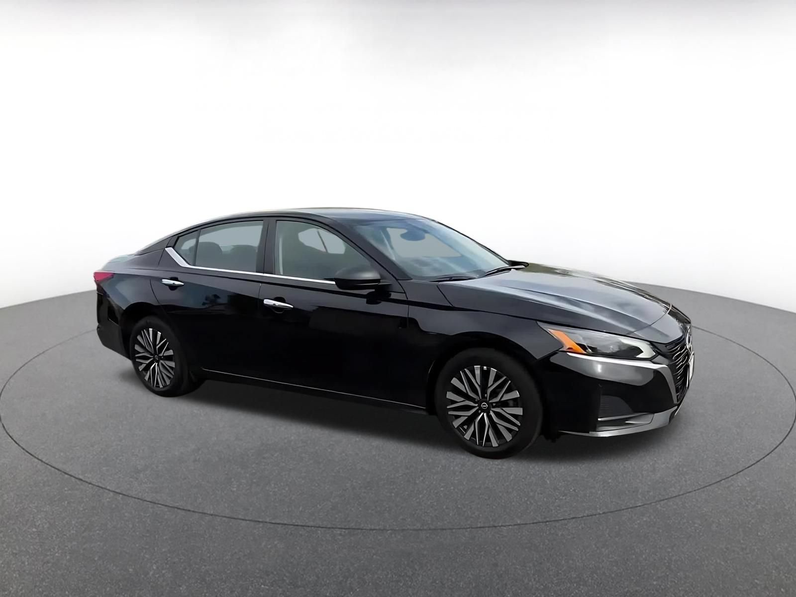 Used 2025 Nissan Altima 2.5 SV FWD video 2