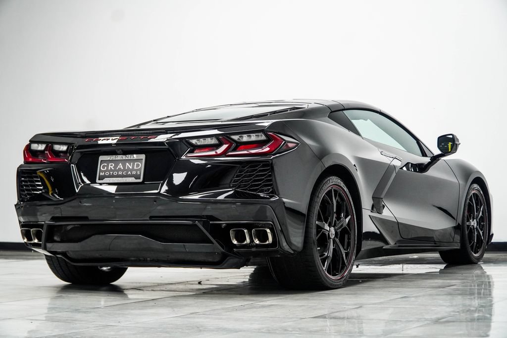 Used 2022 Chevrolet Corvette Stingray Coupe w/ 1LT RWD image 17