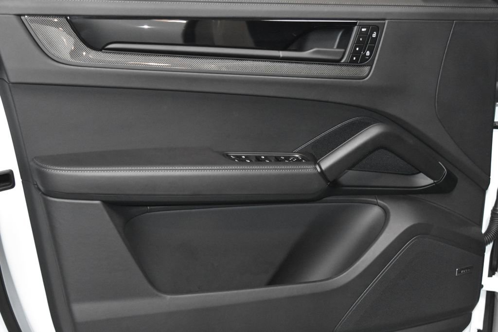Certified 2024 Porsche Cayenne Turbo GT image 7