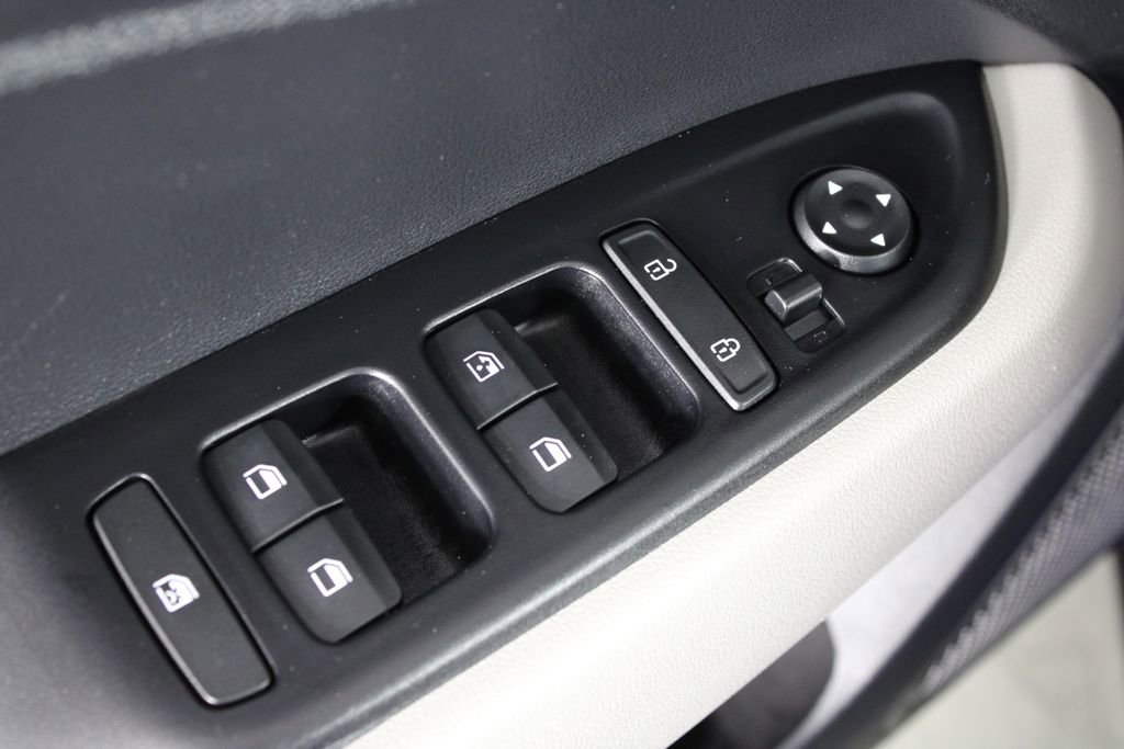 Certified 2023 Hyundai Venue SEL image 22