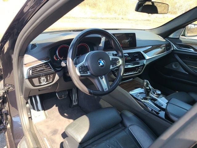 Used 2018 BMW M550i xDrive image 13