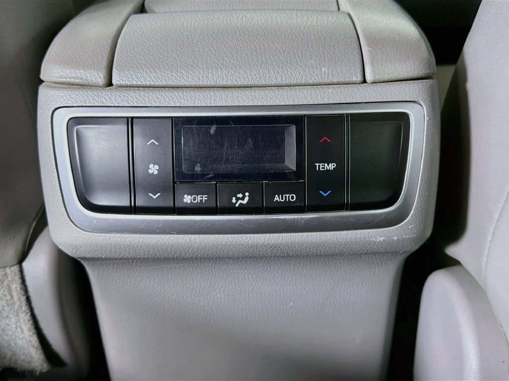 Used 2018 Toyota Highlander Limited AWD/4WD image 22