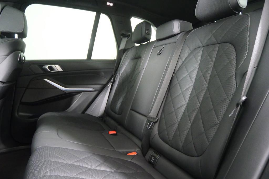 Used 2024 BMW X5 xDrive40i image 16