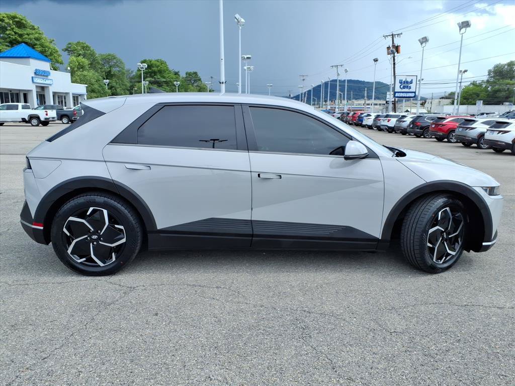 Used 2023 Hyundai Ioniq 5 SEL RWD image 3