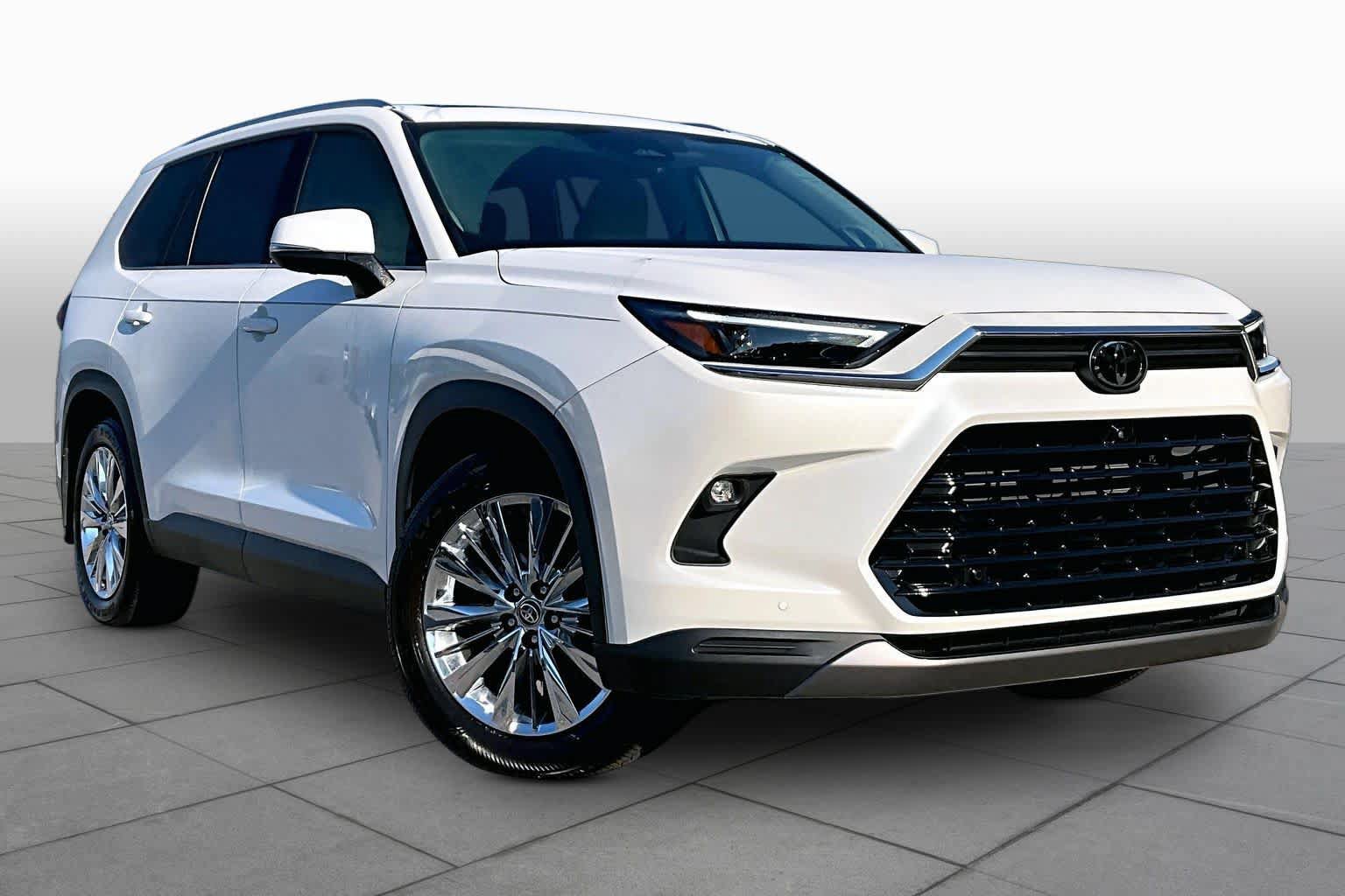 Used 2025 Toyota Grand Highlander AWD image 2