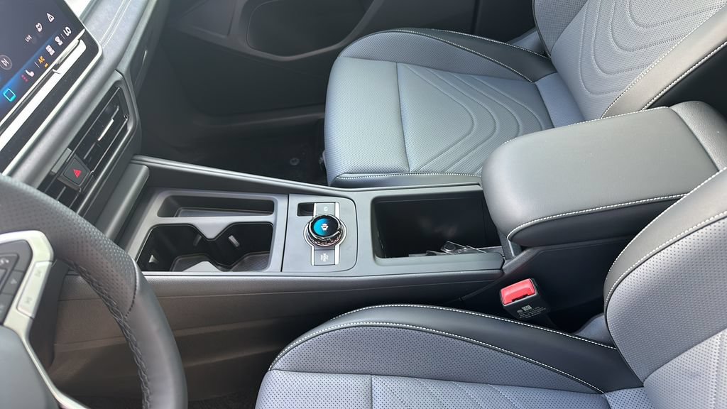 New 2026 Volkswagen Tiguan SE R-Line FWD image 17