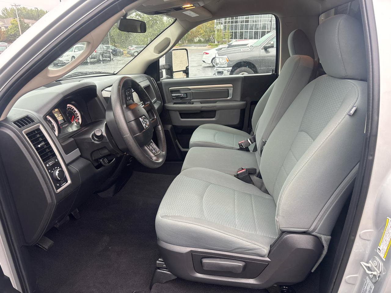 Used 2017 RAM 1500 ST AWD/4WD image 9