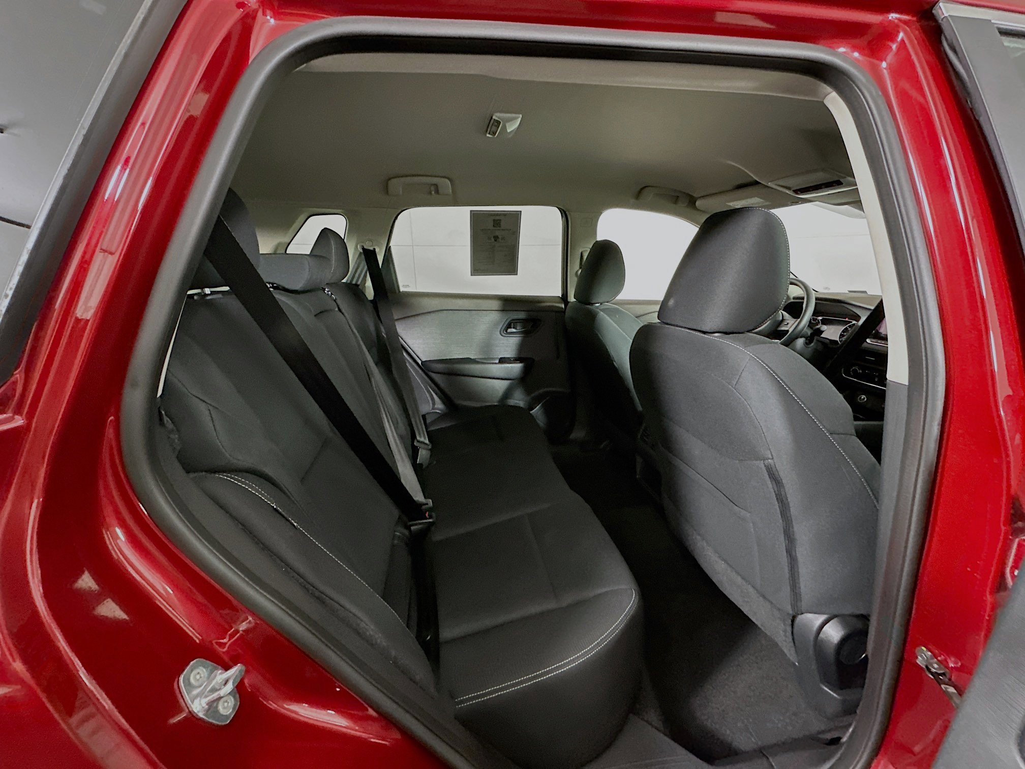 Used 2023 Nissan Rogue S image 28